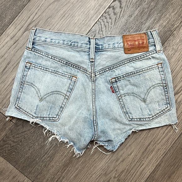 Levi’s 501 denim short - Picture 4 of 6
